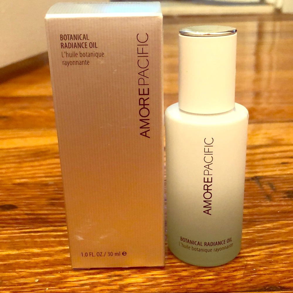 Amore Pacific Botanical Radiance Oil